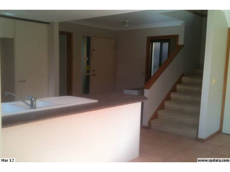 174 Greenacre Drive, Arundel QLD 4214