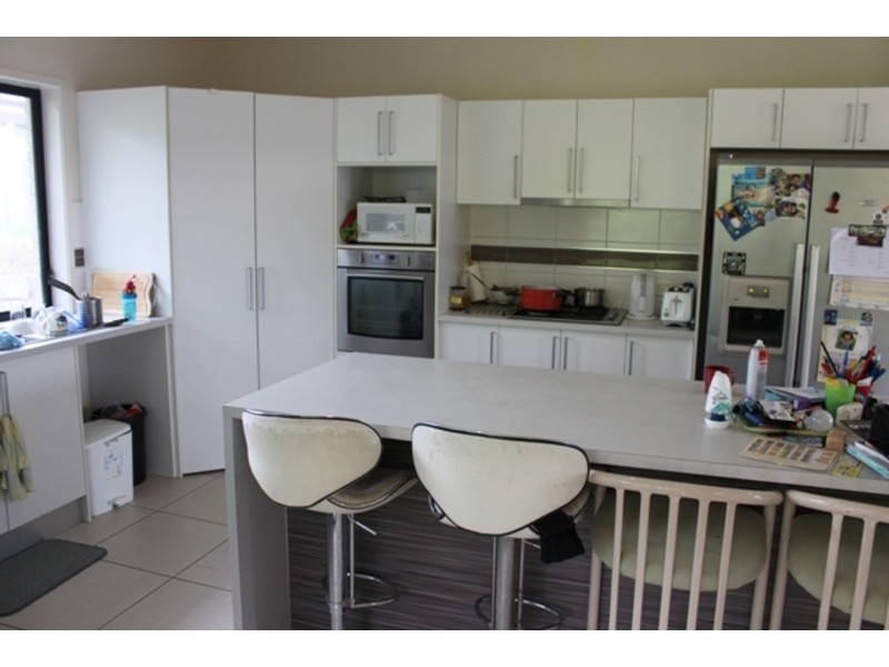 38 Hawkesbury Avenue, Pacific Pines QLD 4211