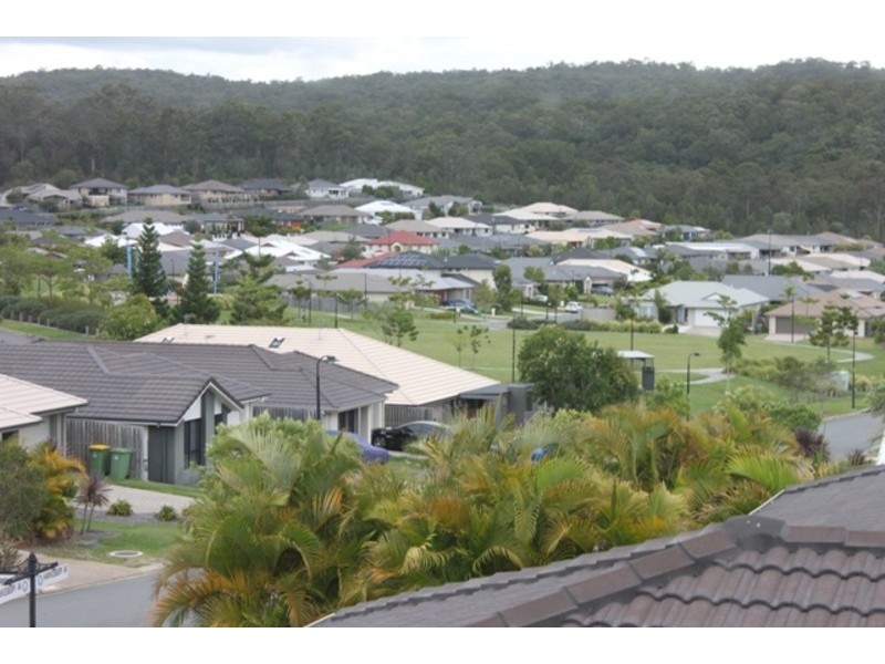 38 Hawkesbury Avenue, Pacific Pines QLD 4211