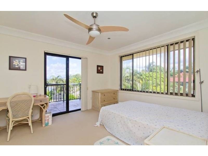 12 Raymond Avenue, Bundall QLD 4217