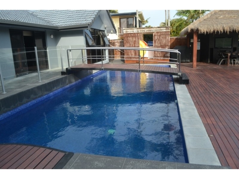 12 Buena Vista Court, Broadbeach Waters QLD 4218
