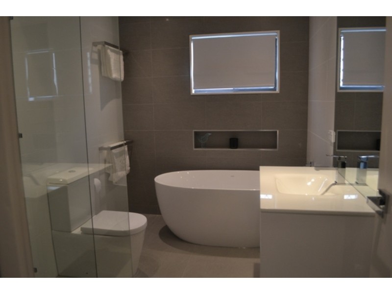12 Buena Vista Court, Broadbeach Waters QLD 4218