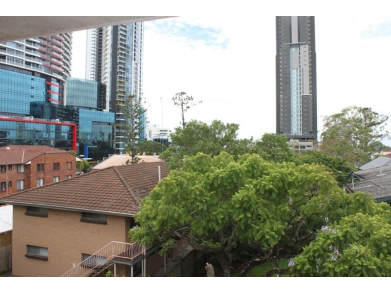 6/25 White Street, Southport QLD 4215