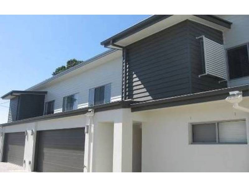 2/8 Fourth Avenue, Labrador QLD 4215