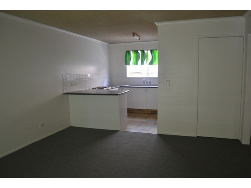2/81 Bayview Street, Runaway Bay QLD 4216