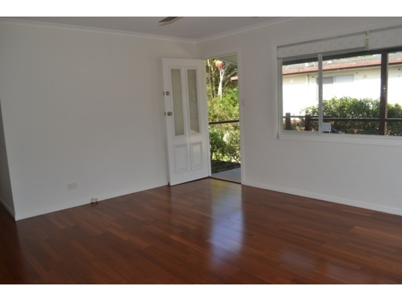 113 Kindra Avenue, Southport QLD 4215