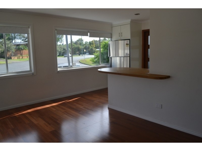 113 Kindra Avenue, Southport QLD 4215