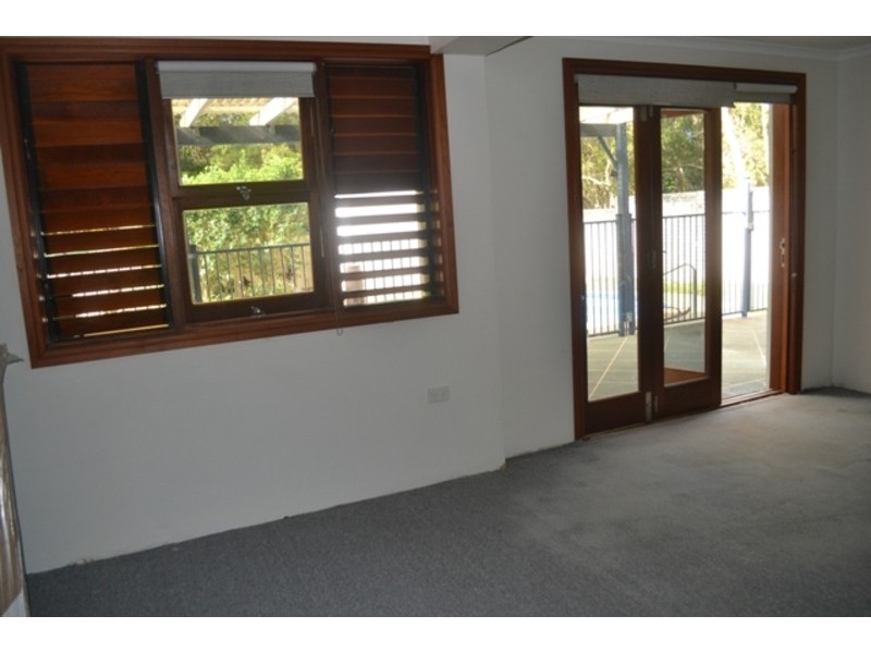 113 Kindra Avenue, Southport QLD 4215