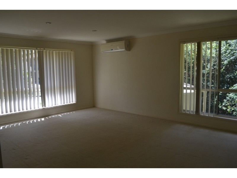 94 Roberts Drive, Maudsland QLD 4210