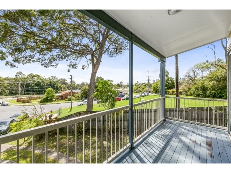 2 Pilgrim Place, Southport QLD 4215