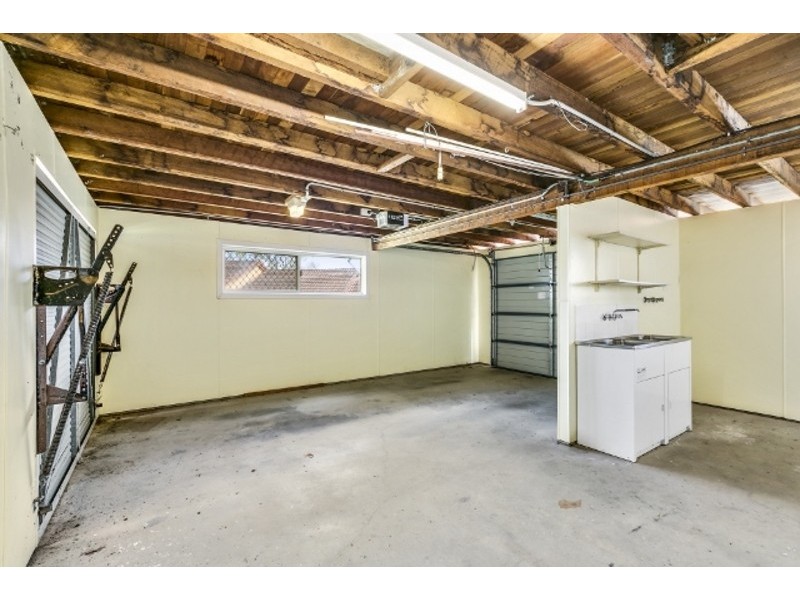 2 Pilgrim Place, Southport QLD 4215