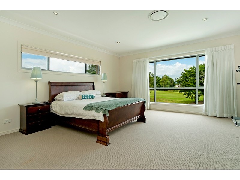 9111 Peter Senior Drive, Hope Island QLD 4212