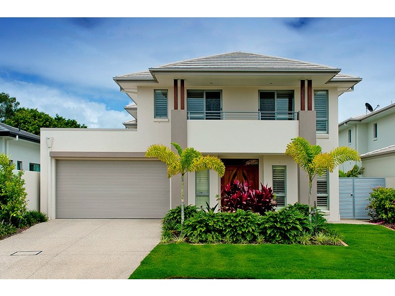 9111 Peter Senior Drive, Hope Island QLD 4212