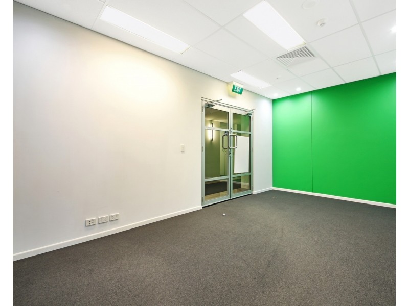 30210/9 Lawson Street, Southport QLD 4215