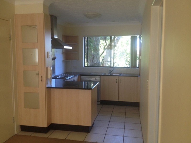 3/129 Muir Street, Labrador QLD 4215