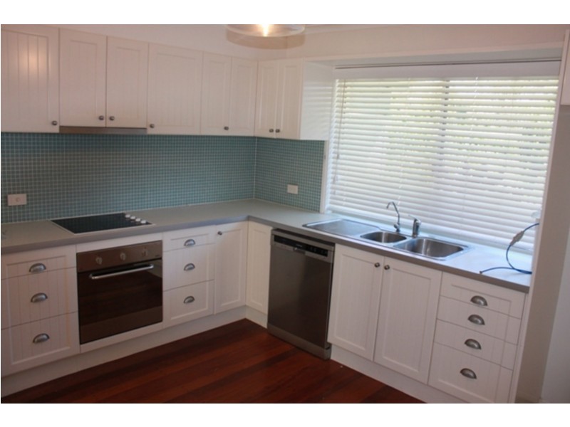 19 wallace Street, Southport QLD 4215