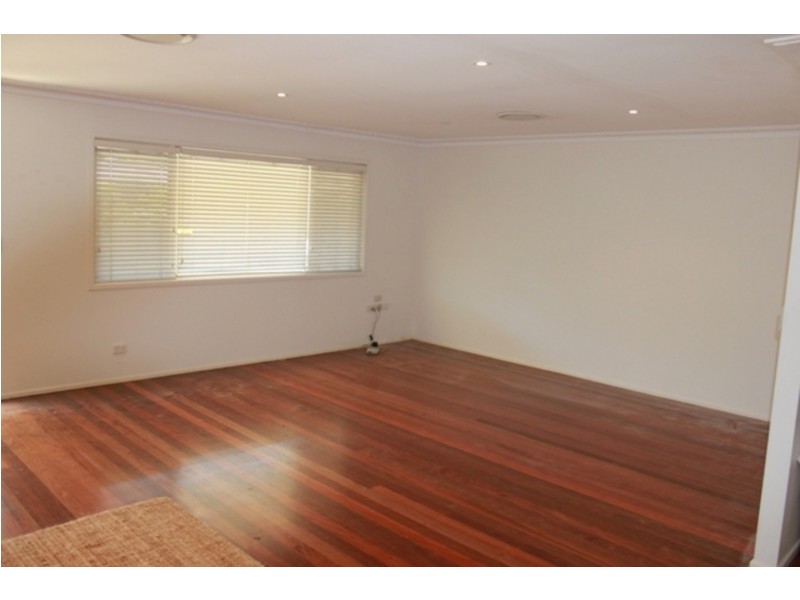 19 wallace Street, Southport QLD 4215