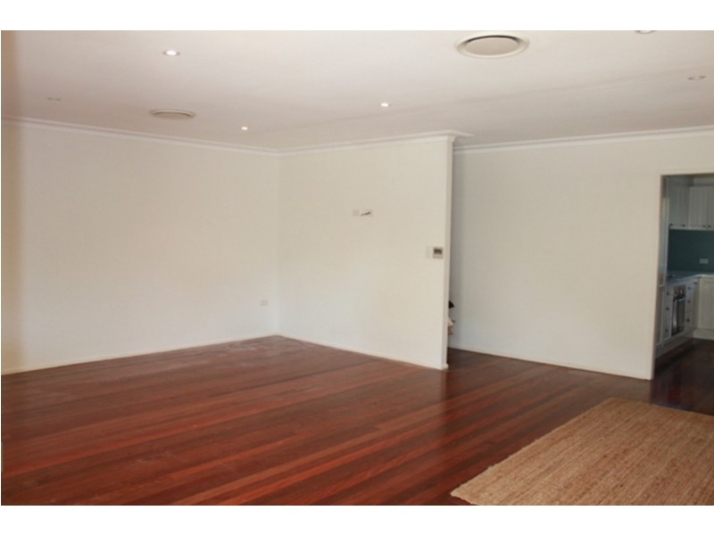 19 wallace Street, Southport QLD 4215