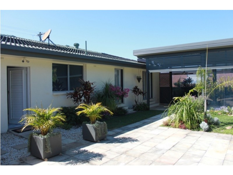 19 wallace Street, Southport QLD 4215