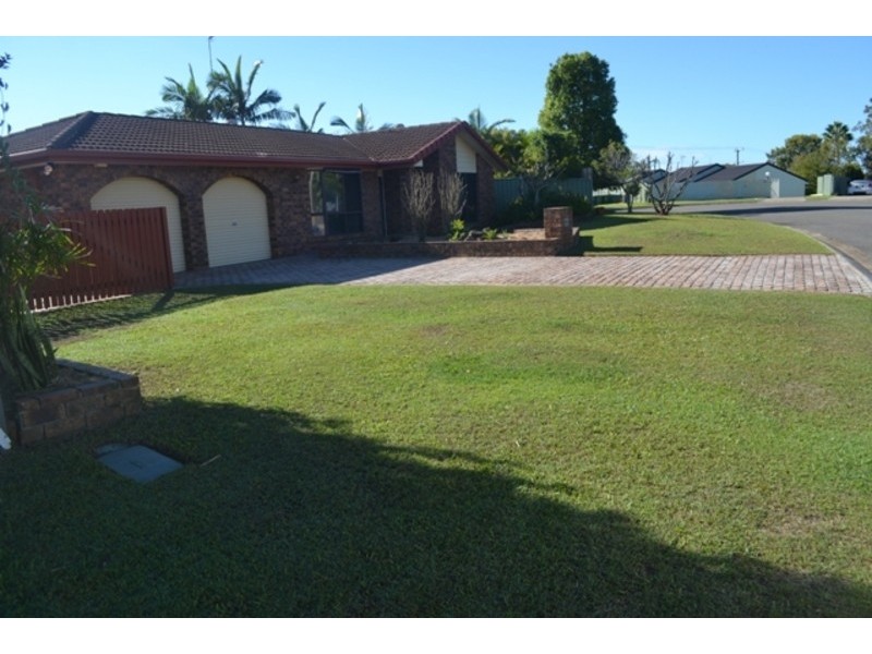 4 Dante Court, Arundel QLD 4214