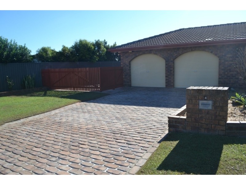 4 Dante Court, Arundel QLD 4214