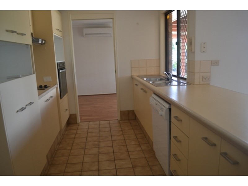 4 Dante Court, Arundel QLD 4214