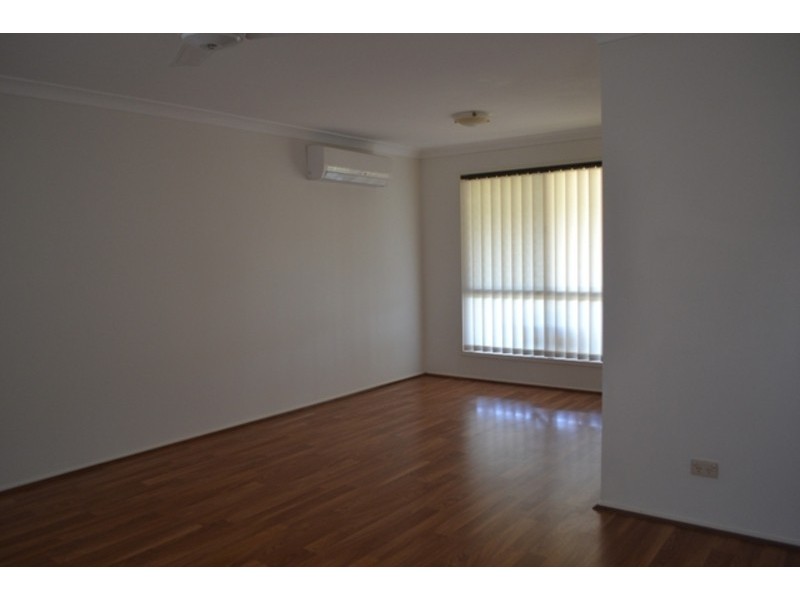 4 Dante Court, Arundel QLD 4214