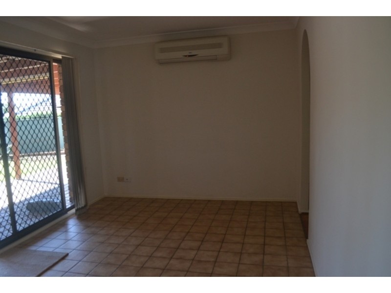 4 Dante Court, Arundel QLD 4214