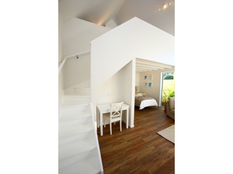 1 Tiwi Street, Bundall QLD 4217