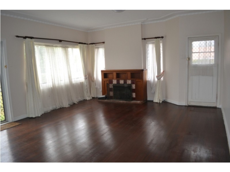 72 Falconer Street, Southport QLD 4215