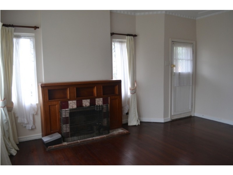 72 Falconer Street, Southport QLD 4215