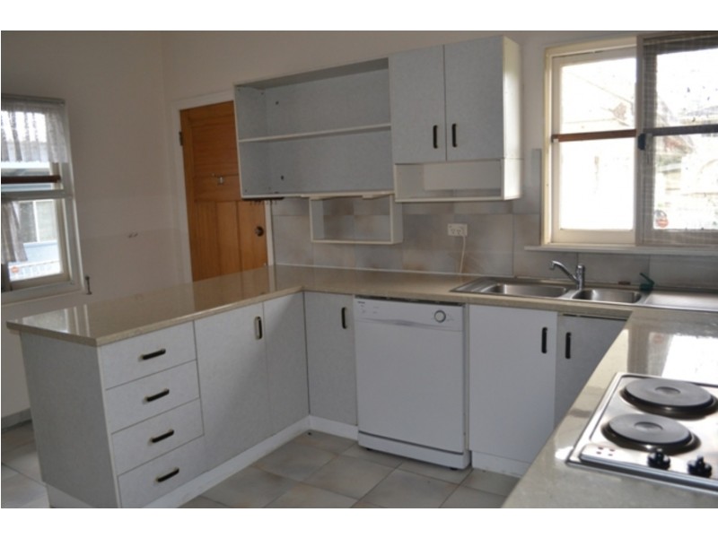 72 Falconer Street, Southport QLD 4215