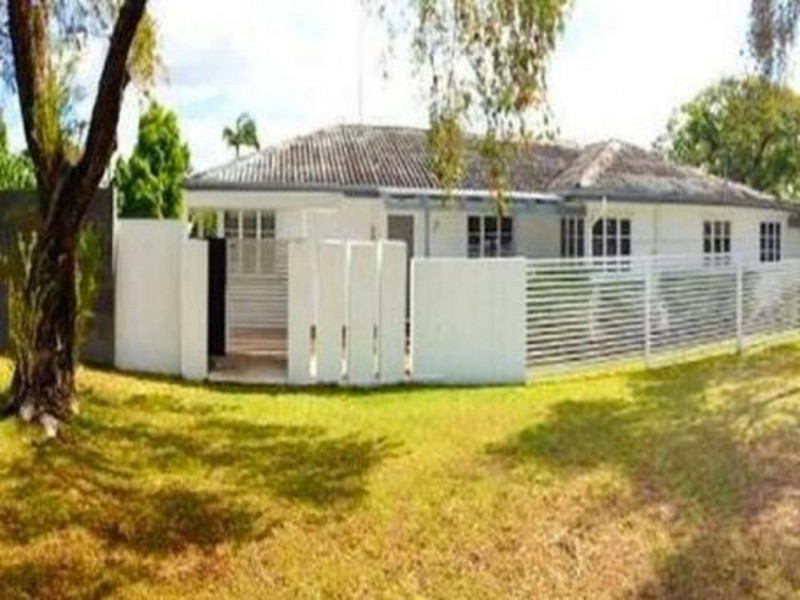 63 Central Street, Labrador QLD 4215