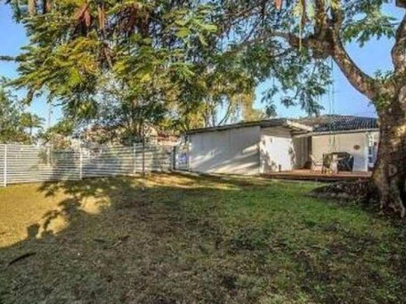63 Central Street, Labrador QLD 4215