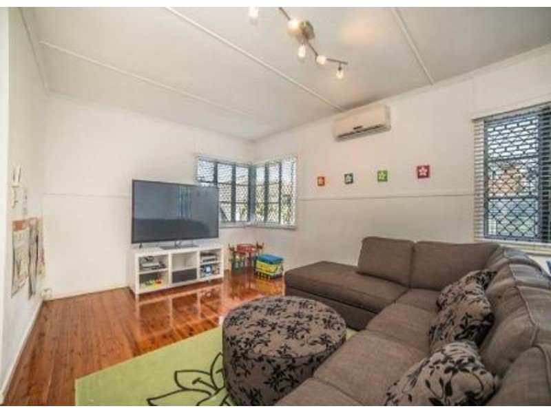 63 Central Street, Labrador QLD 4215