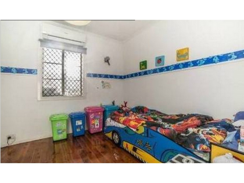 63 Central Street, Labrador QLD 4215