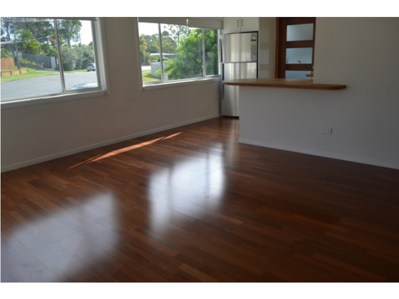 113 Kindra Avenue, Southport QLD 4215