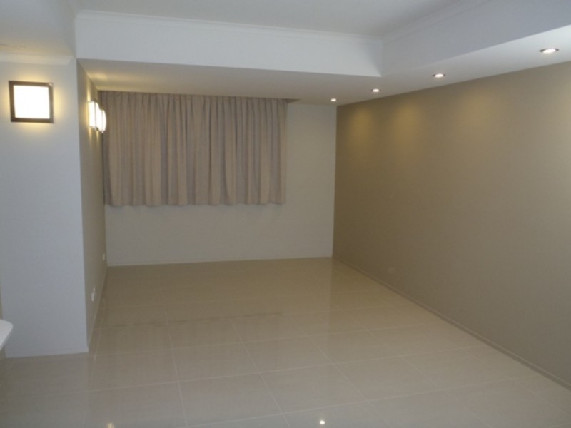 1/20 Lawson Street, Southport QLD 4215