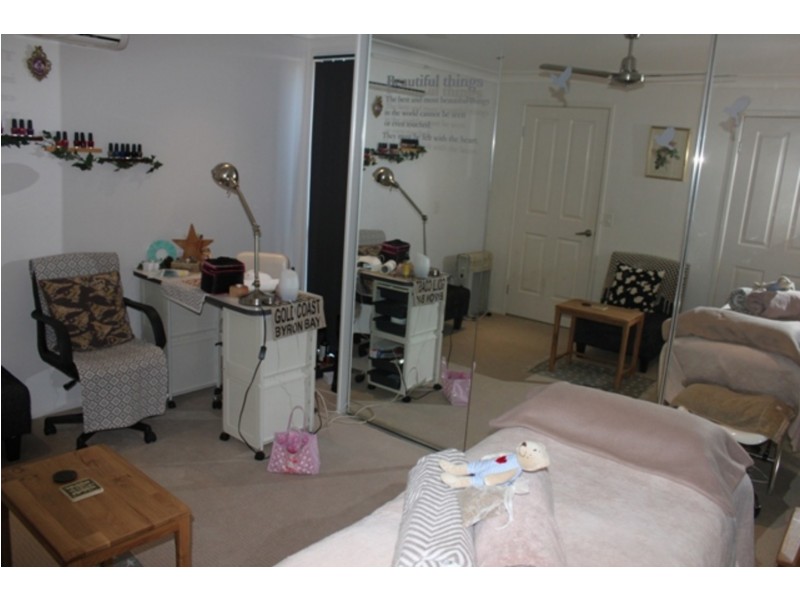 25 Killowill Avenue, Paradise Point QLD 4216