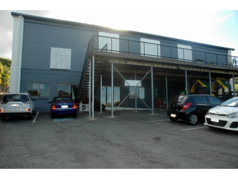 116 Ridgeway Avenue, Southport QLD 4215