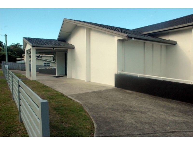 116 Ridgeway Avenue, Southport QLD 4215