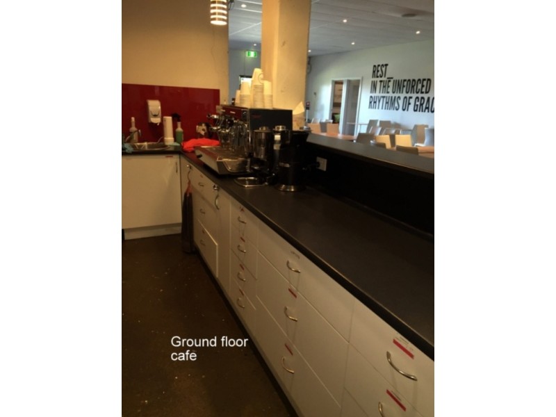 116 Ridgeway Avenue, Southport QLD 4215