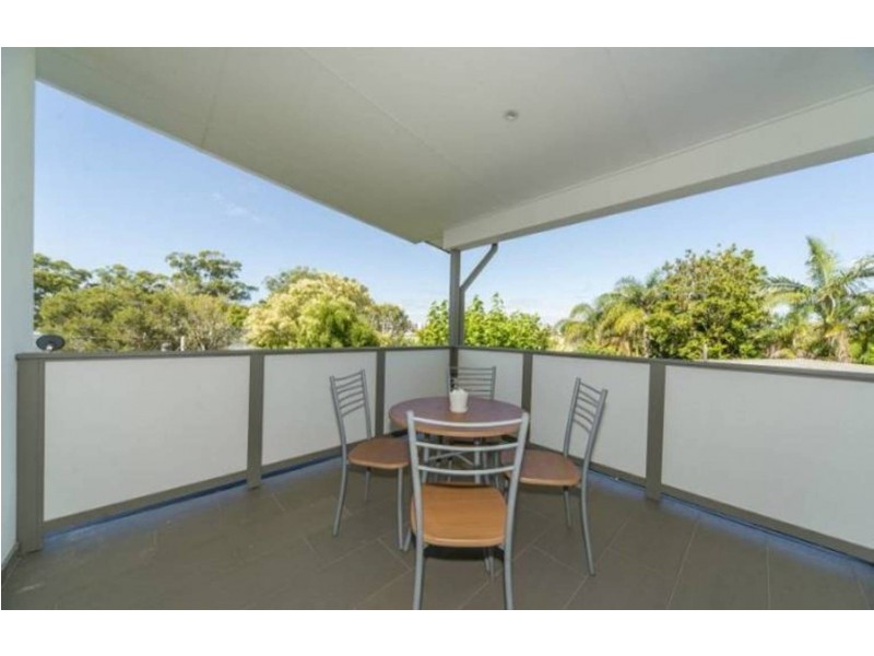 1/7 Penrock Parade, Labrador QLD 4215