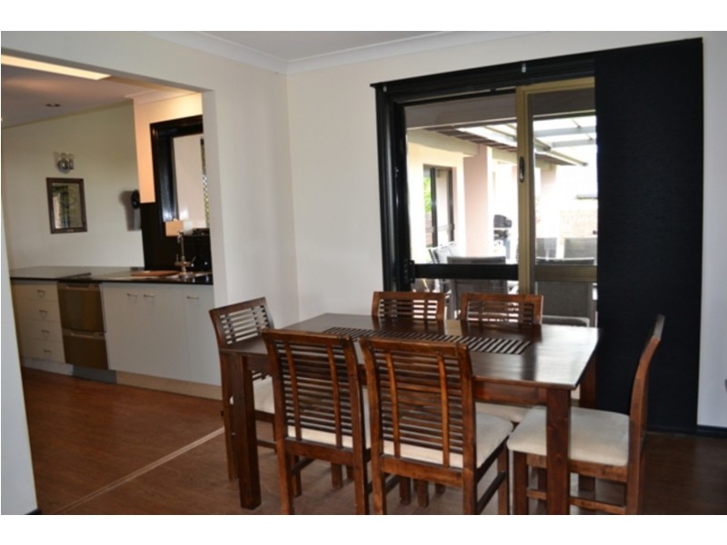 9 Milbong Terrace, Ashmore QLD 4214