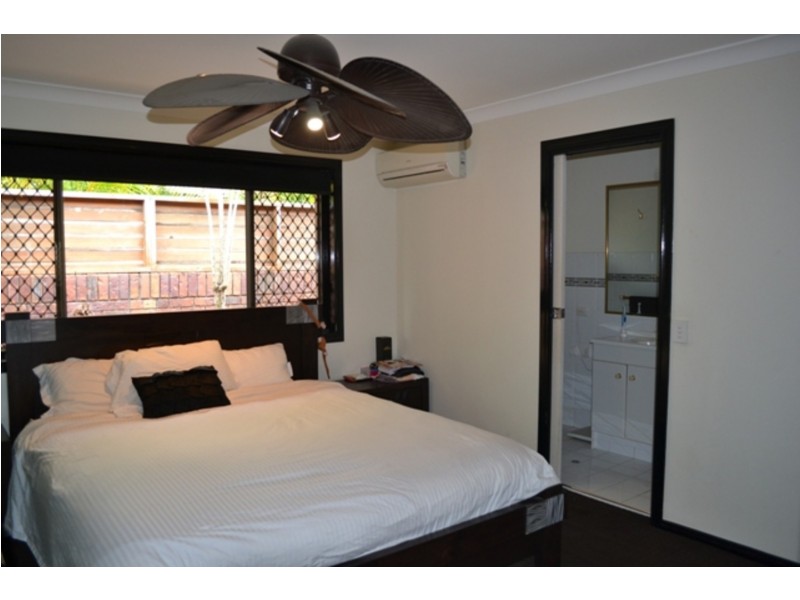 9 Milbong Terrace, Ashmore QLD 4214