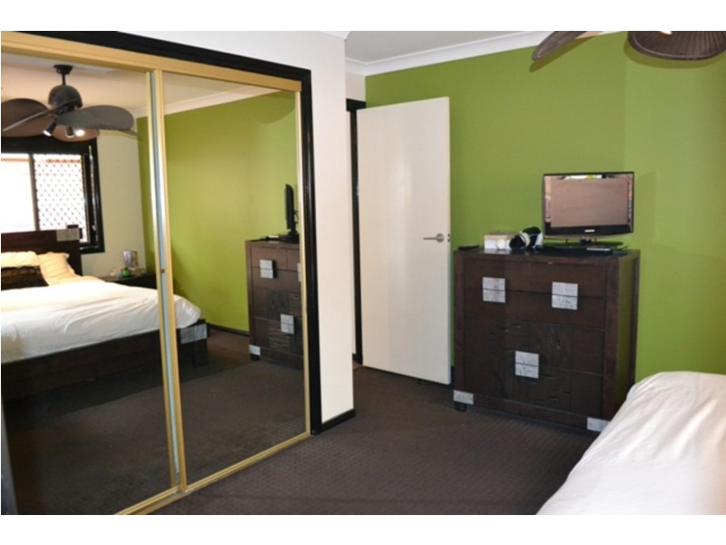 9 Milbong Terrace, Ashmore QLD 4214