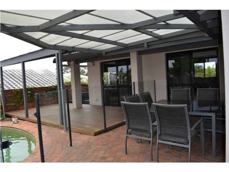 9 Milbong Terrace, Ashmore QLD 4214