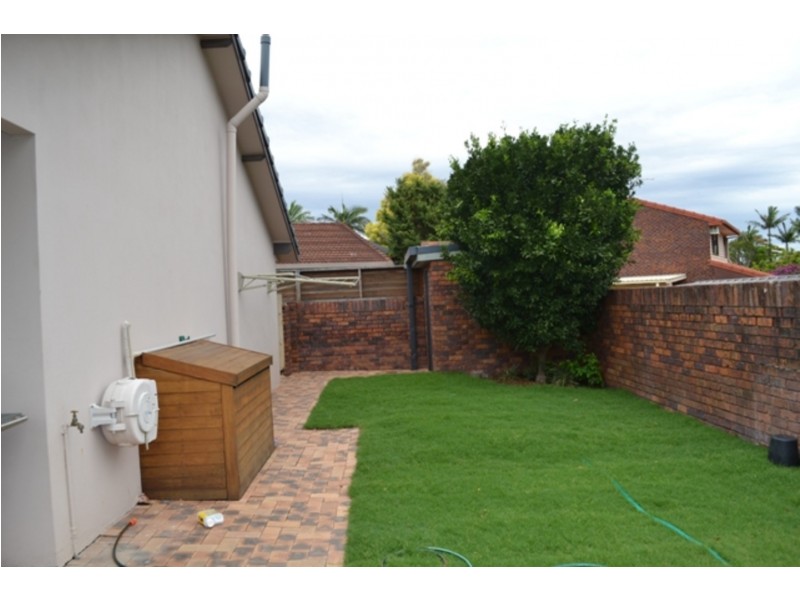 9 Milbong Terrace, Ashmore QLD 4214