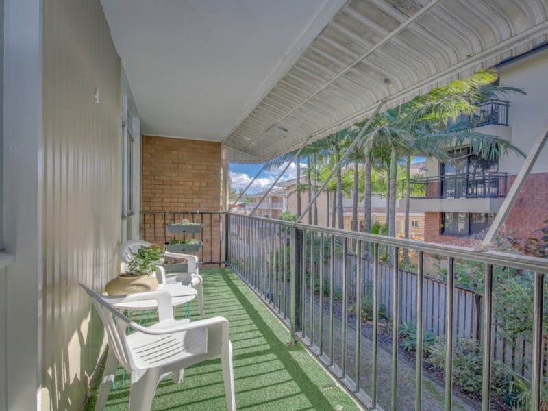 4/107A Frank Street, Labrador QLD 4215