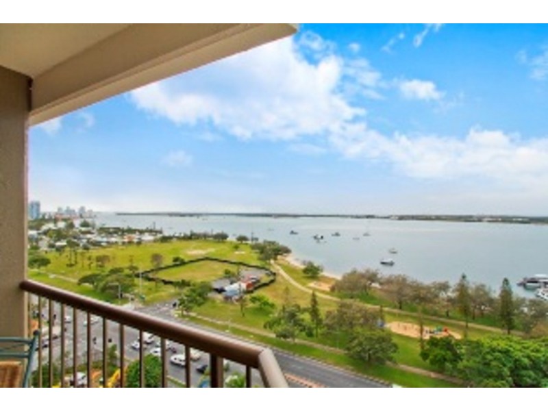 9C/114 Marine Parade, Southport QLD 4215
